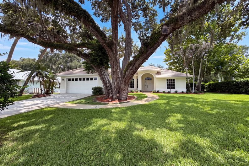 Photo 21 of 29 of 400 46th Ct, Vero Beach, FL