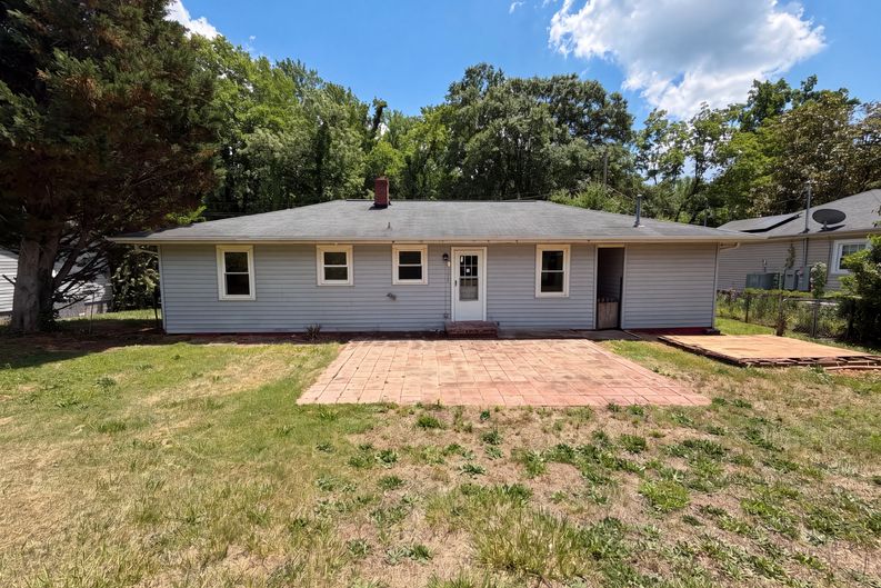 Photo 5 of 16 of 314 Langston Dr, Greenville, SC