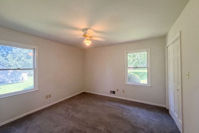 Photo 17 of 39 of 604 Meadowbrook Dr, Spartanburg, SC
