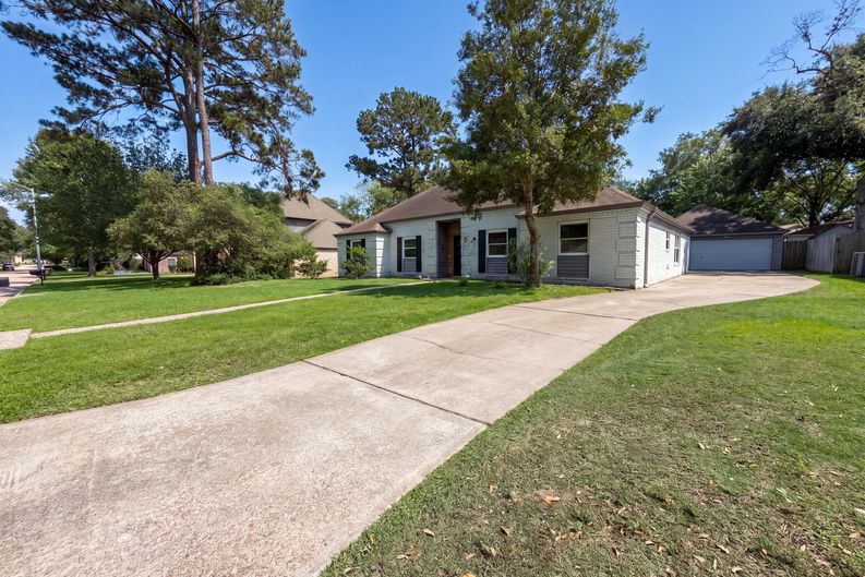 Photo 21 of 24 of 7807 Bideford Ln, Houston, TX