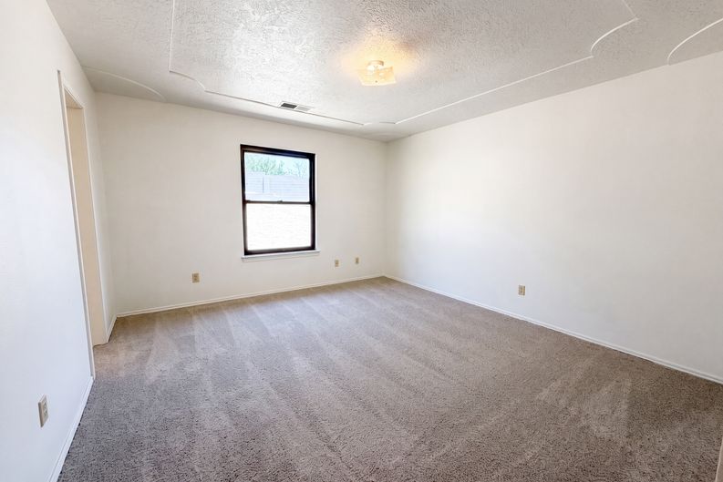 Photo 8 of 20 of 4417 Spanish Broom Ct NW, Albuquerque, NM