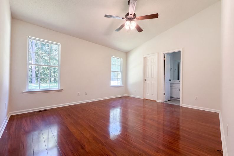 Photo 4 of 19 of 301 Hocutt Dr, Clayton, NC
