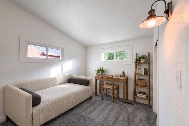 Photo 3 of 12 of 433 Sunnyside Ln, Longmont, CO