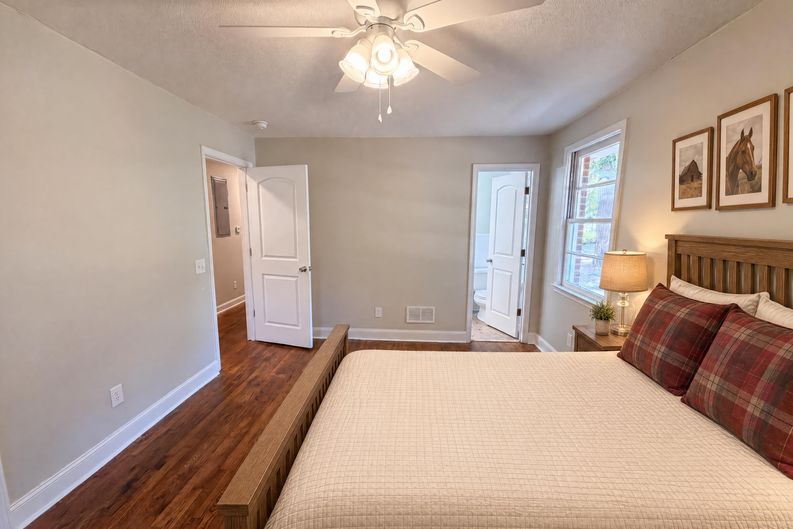 Photo 4 of 24 of 1817 Neptune Dr, Columbia, SC