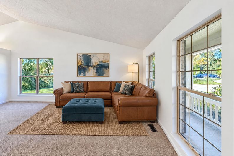 Photo 7 of 28 of 9113 Tenor Way, Indianapolis, IN