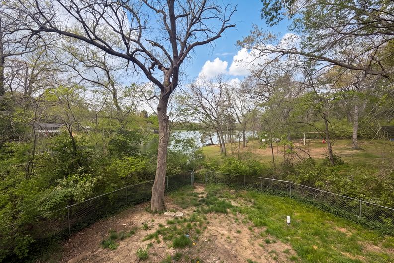 Photo 16 of 17 of 8479 Lake Dr, Cedar Hill, MO