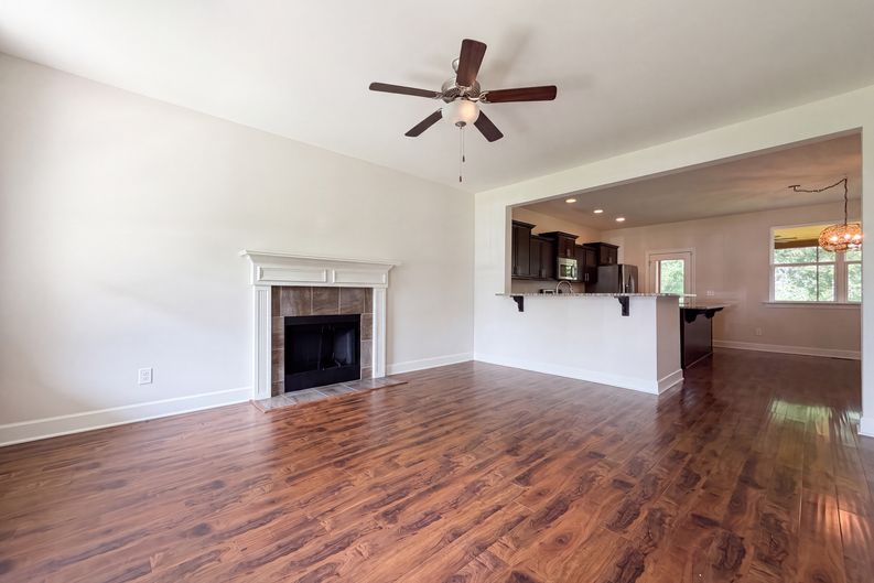 Photo 3 of 17 of 2520 Val Marie Dr, Madison, TN