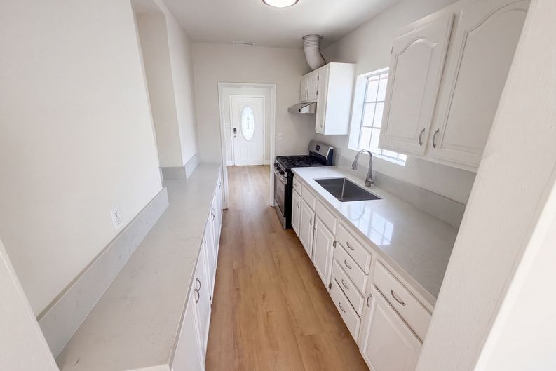 Photo 16 of 27 of 15343 Pimenta Ave, Paramount, CA