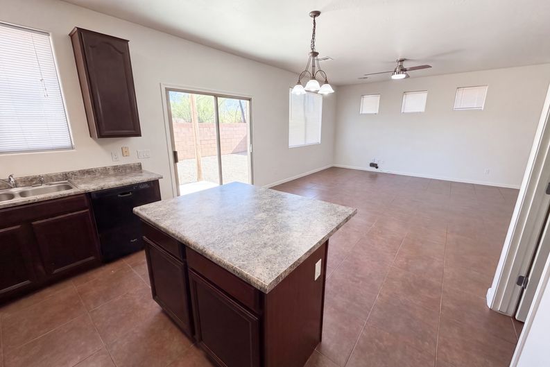Photo 10 of 24 of 17533 W Mandalay Ln, Surprise, AZ
