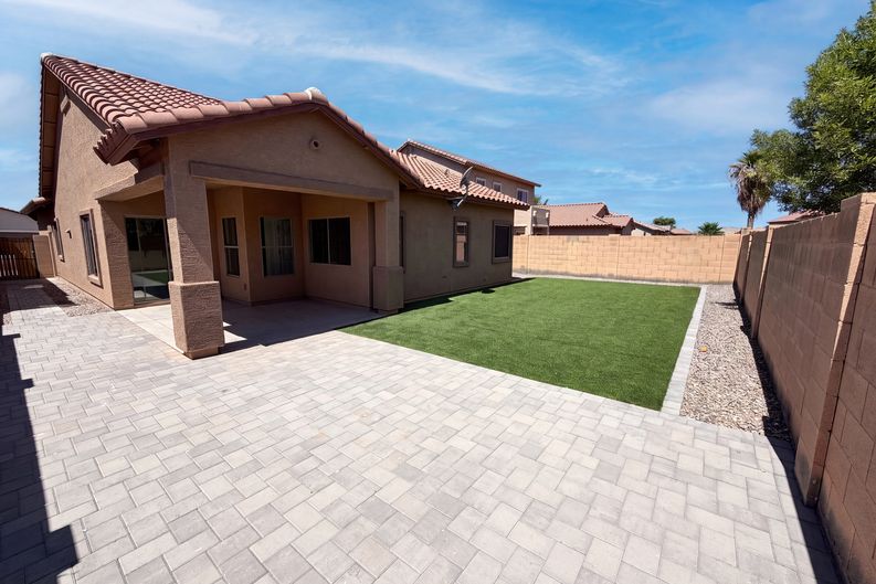 Photo 5 of 27 of 934 E Overlin Dr, Avondale, AZ