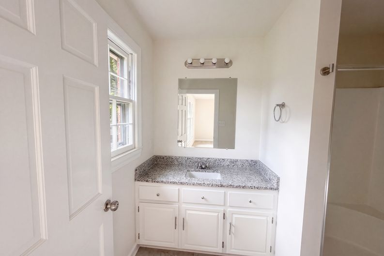 Photo 15 of 20 of 3828 Waterview Rd, High Point, NC