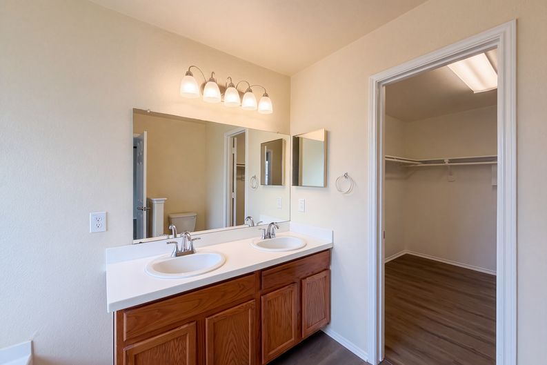 Photo 10 of 16 of 4126 Mt Everest Way, Katy, TX