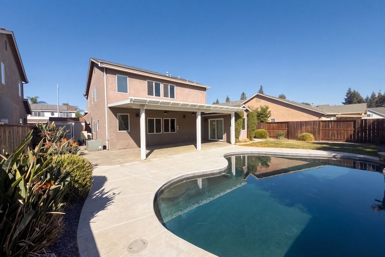 Photo 19 of 21 of 2520 Meadowgate Dr, Riverbank, CA