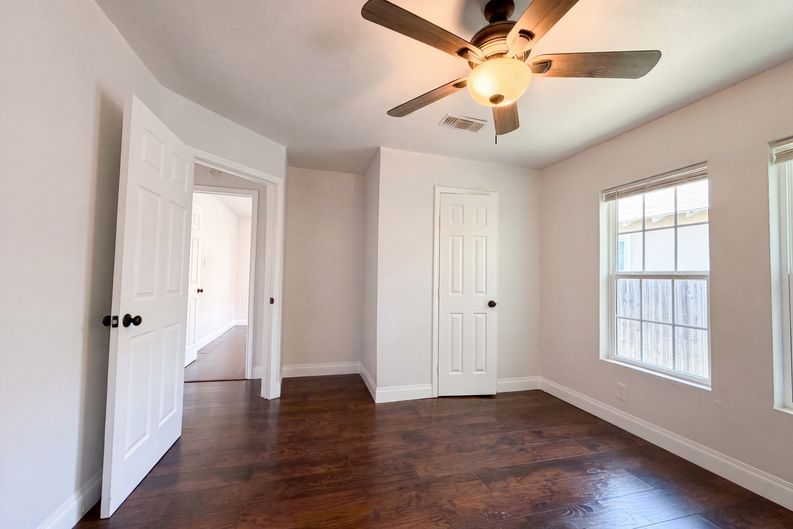 Photo 13 of 17 of 2832 Avenue I, Fort Worth, TX