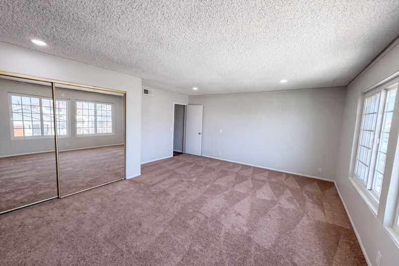 Photo 7 of 29 of 8452 Hazelwood Cir, Westminster, CA