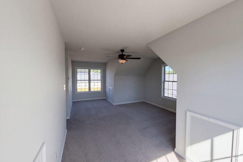 Photo 6 of 20 of 4406 Battle Forest Rd, Hope Mills, NC