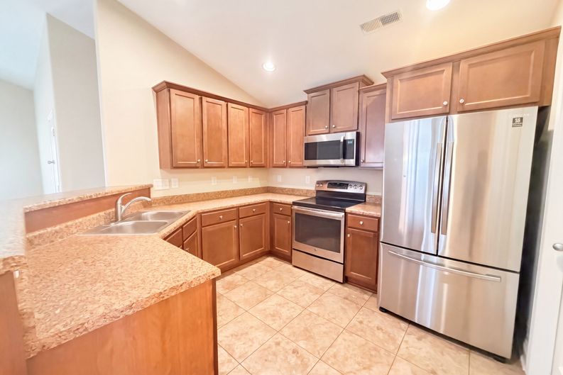 Photo 6 of 20 of 316 Vincent St, Alabaster, AL