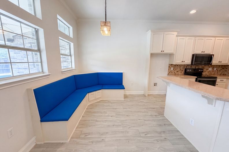 Photo 9 of 25 of 1226 Oakmanor Cir, Hewitt, TX