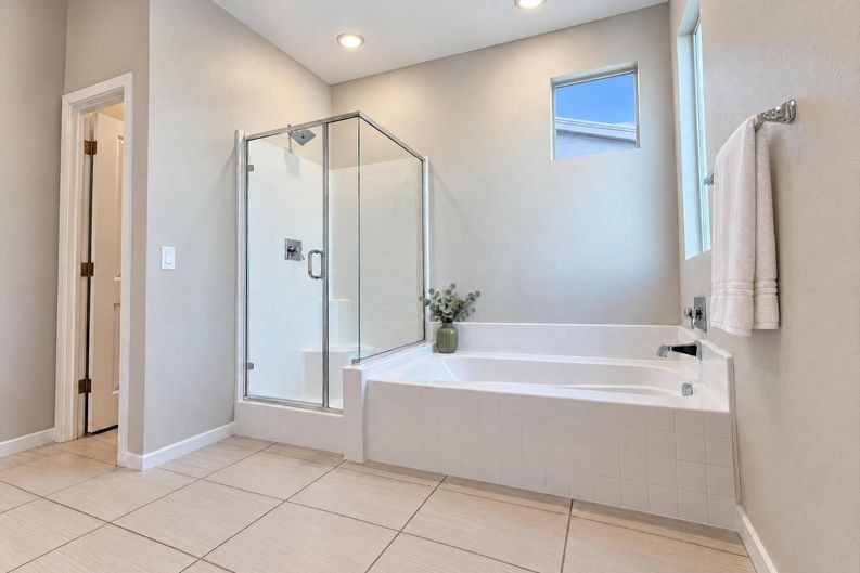Photo 11 of 25 of 516 Founders Creek Ave, North Las Vegas, NV