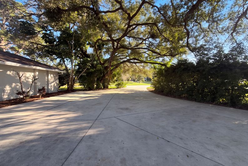 Photo 40 of 43 of 3705 Malec Cir, Sarasota, FL