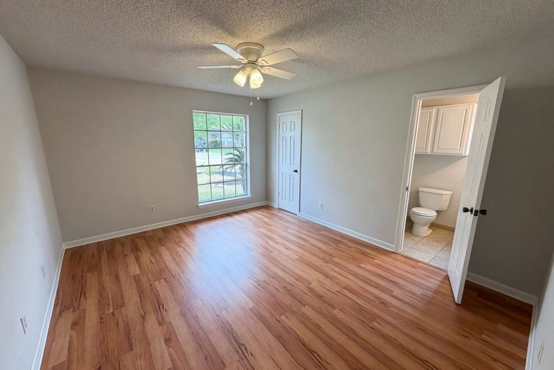 Photo 4 of 21 of 1902 New Orleans St, Deer Park, TX