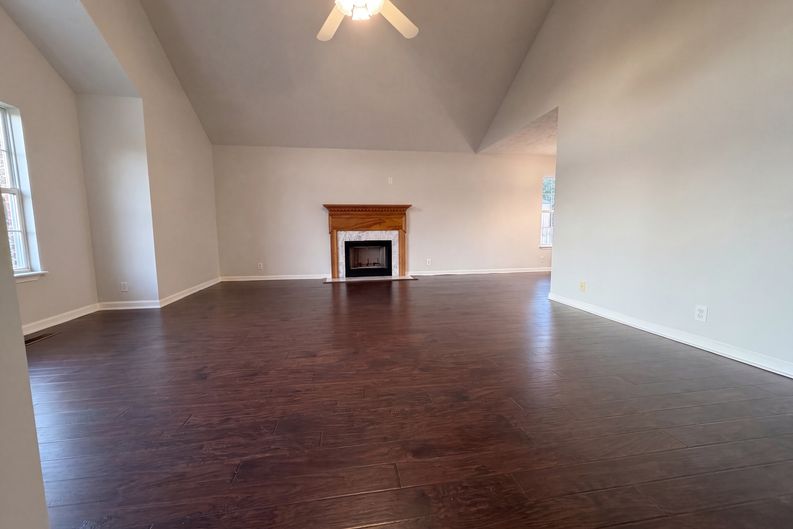 Photo 3 of 15 of 801 Marvin Layne Rd, Mount Juliet, TN