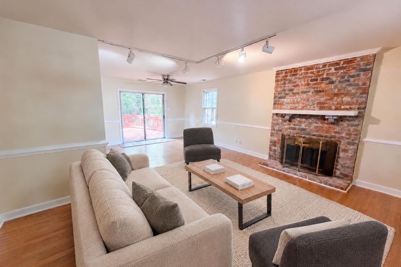 Photo 3 of 16 of 12330 Deerhurst Dr, Midlothian, VA