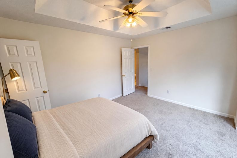 Photo 24 of 50 of 1800 Ivy Stone Ct, Buford, GA