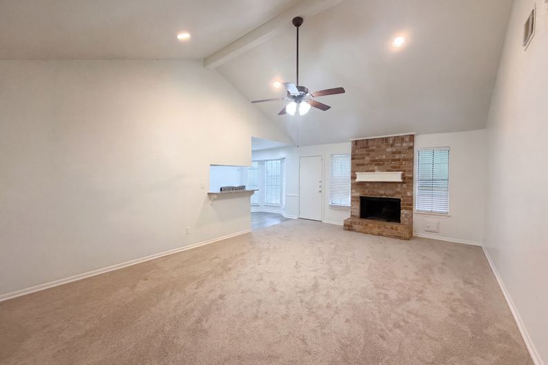 Photo 3 of 19 of 3714 Saint William Ln, Houston, TX