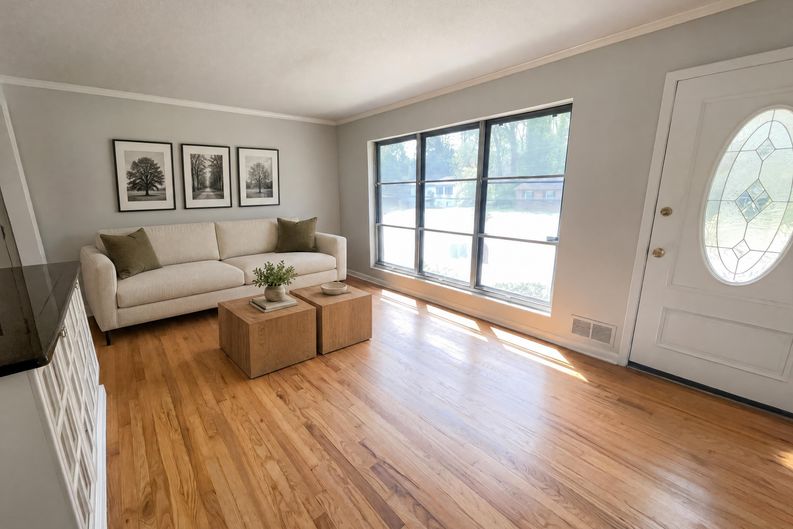 Photo 3 of 19 of 2855 Jerome Rd, Atlanta, GA