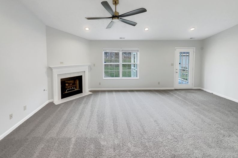 Photo 3 of 24 of 6614 Sparrowood Dr, Indianapolis, IN