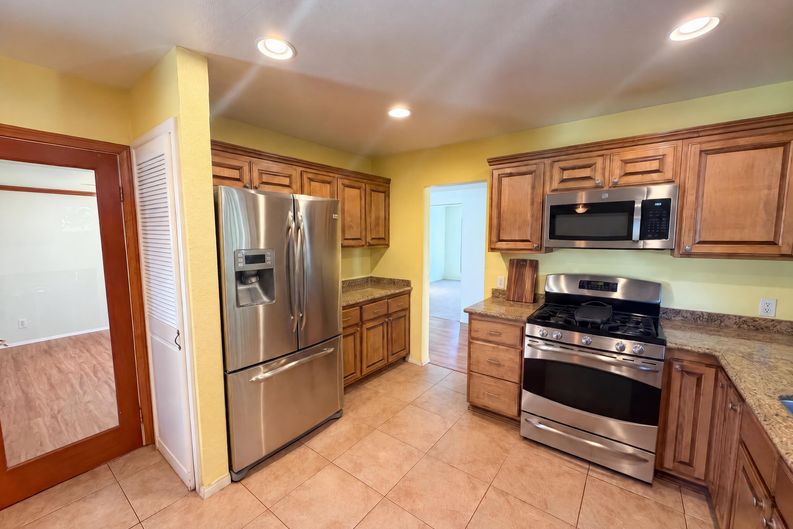 Photo 7 of 23 of 41219 Tava Ln, Hemet, CA