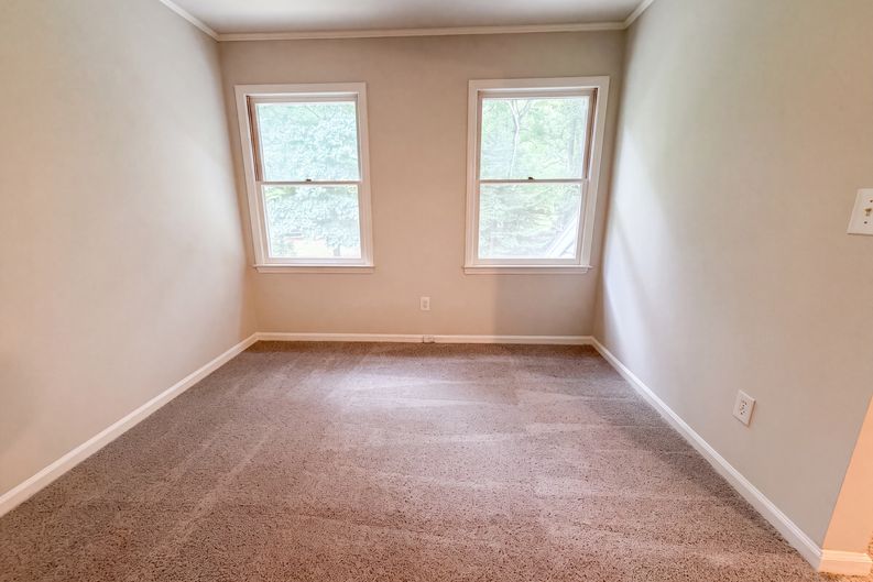 Photo 10 of 22 of 3029 Southampton Cir, Gastonia, NC