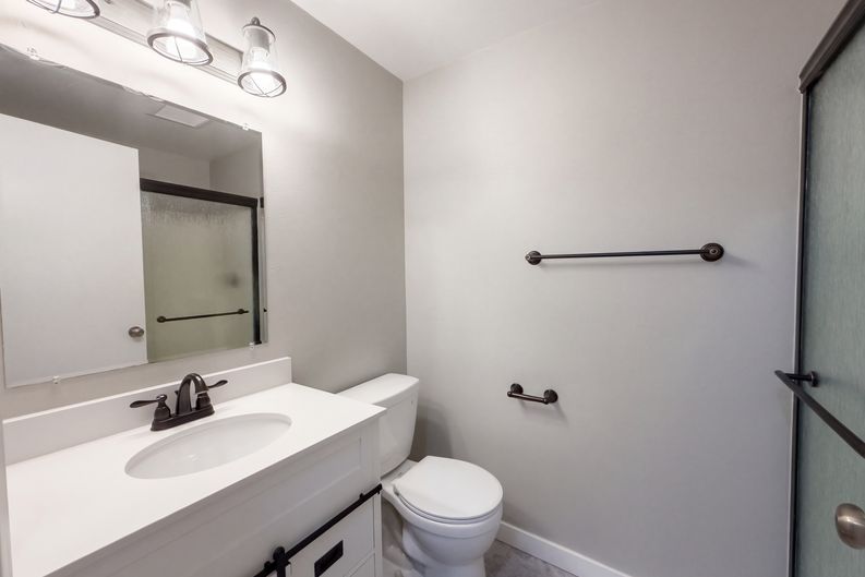 Photo 12 of 25 of 11776 SW Boones Bend Dr, Beaverton, OR