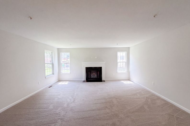Photo 3 of 24 of 5108 Griffendale Ln, Upper Marlboro, MD