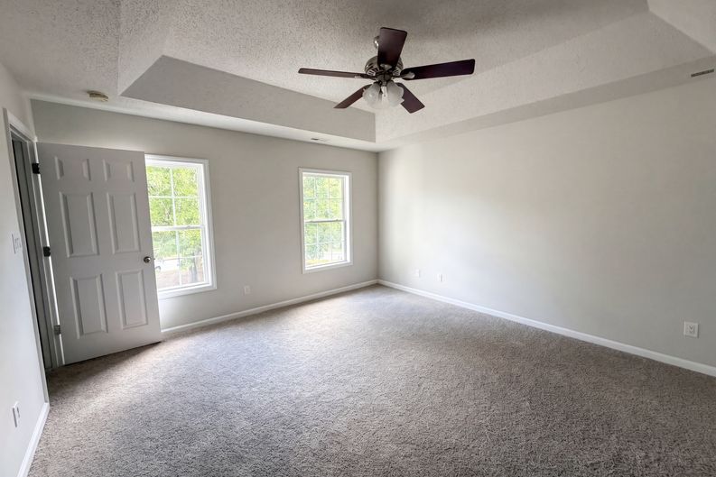 Photo 4 of 18 of 708 Woodgreen Dr, Durham, NC