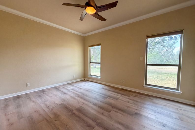 Photo 13 of 23 of 197 Vintage Ranch Cir, La Vernia, TX