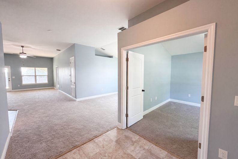 Photo 10 of 26 of 1229 Longville Cir, Tavares, FL