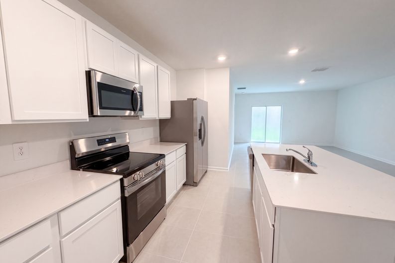 Photo 7 of 23 of 5420 Meadow Walk Dr, Davenport, FL