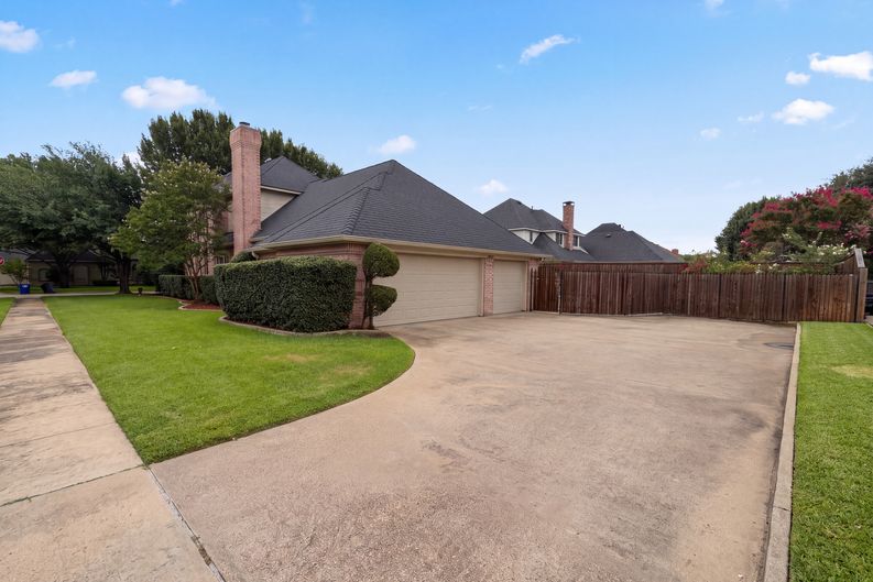 Photo 33 of 38 of 4606 Mill Wood Dr, Colleyville, TX