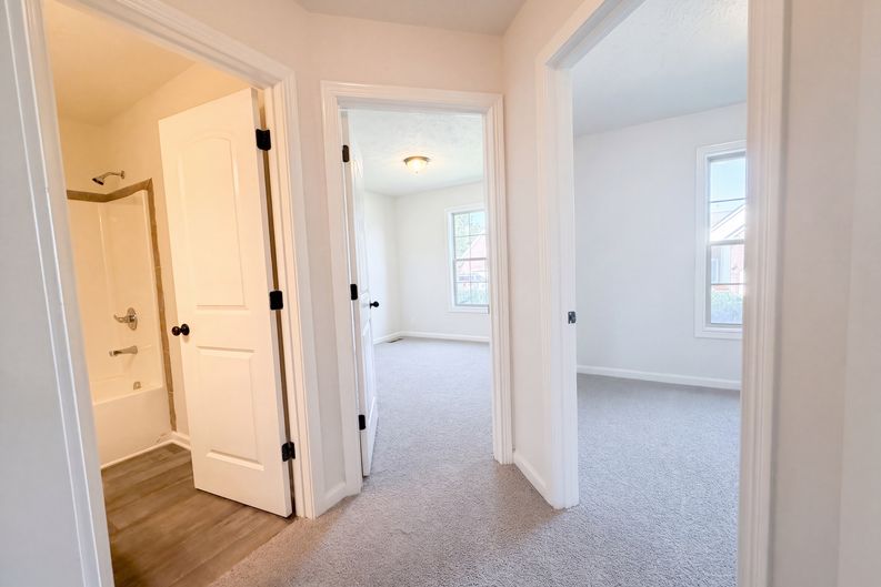 Photo 16 of 27 of 3475 Melrose Dr, Clarksville, TN