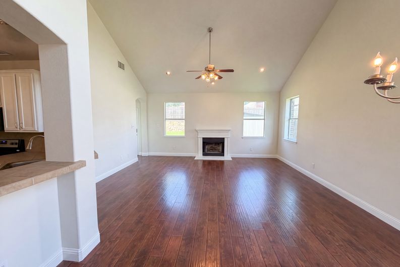Photo 3 of 19 of 1310 Canyon Creek Rd, Wylie, TX