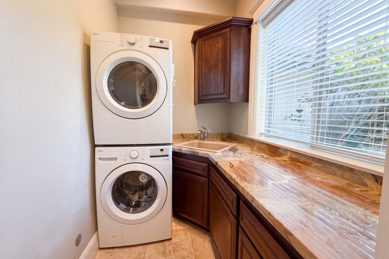 Photo 39 of 56 of 17695 S Fieldstone Ct, Oregon City, OR