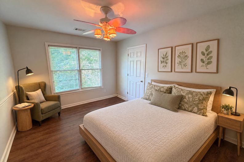 Photo 4 of 28 of 644 Laurel Wood Dr SW, Marietta, GA