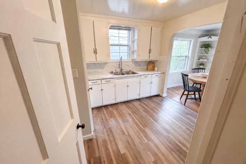 Photo 6 of 50 of 16316 Walden Ave, Cleveland, OH