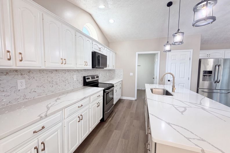 Photo 8 of 43 of 9212 Cedar Gate Dr, Loveland, OH