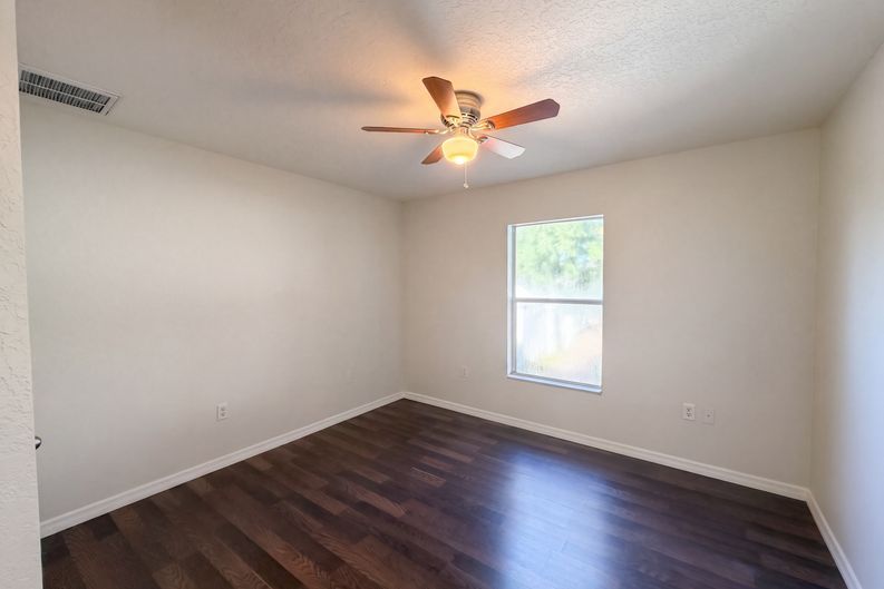 Photo 19 of 29 of 6041 Parnell Ave, Spring Hill, FL