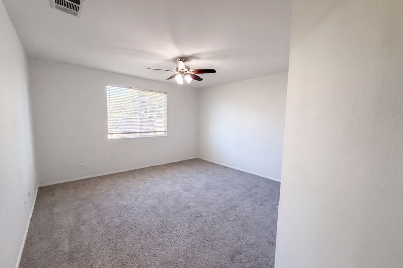 Photo 12 of 32 of 38129 Floricita St, Murrieta, CA
