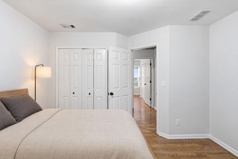 Photo 4 of 47 of 11715 Dunhill Place Dr, Johns Creek, GA