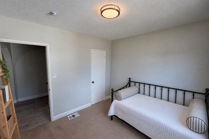 Photo 11 of 20 of 17787 Ivy Ave, Fontana, CA